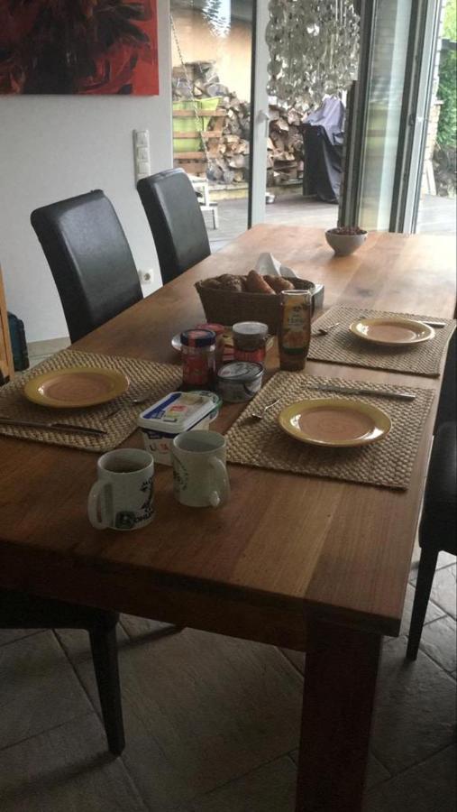 Schönste Lage Am Rhein In Unmittelbarer Stadtnähe, Frühstückspension